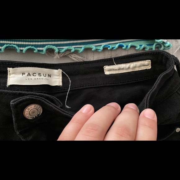 Cloths - Picture 2 of 3